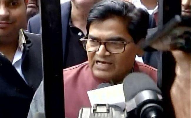 EC से मुलाकात के बाद बोले रामगोपाल यादव, नामांकन से पहले विवाद के निपटारे की मांग की