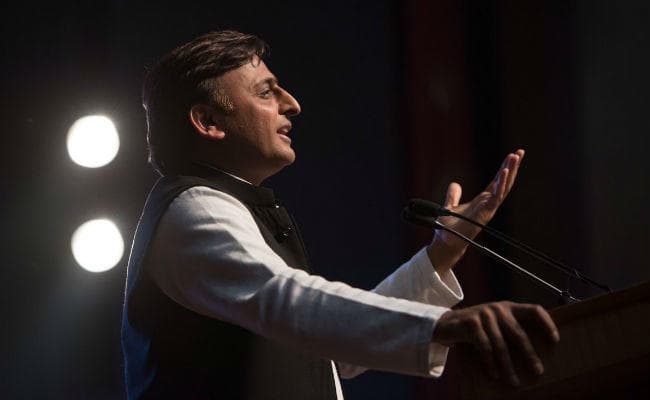 समझौते के करीब पिता-पुत्र, पौने दो घंटे तक चली मुलायम-अखिलेश की बैठक