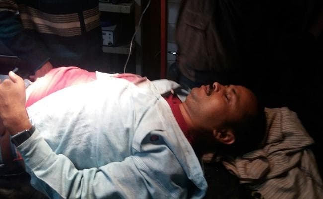 बिहार : समस्तीपुर में स्वर्ण व्यवसायी को गोली मार जेवर और नगदी लूटे, हालत नाजुक बिहार : समस्तीपुर में स्वर्ण व्यवसायी को गोली मार जेवर और नगदी लूटे, हालत नाजुक