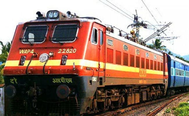दिल्ली-हावडा, मुंबई मार्ग पर ट्रेनों की गति बढ़ाने के लिए बजट में हो सकती है बाड़बंदी की घोषणा
