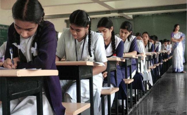 सीबीएसइ : आज से होगी प्रैक्टिकल परीक्षा, स्कूल तय करेंगे तारीख, गाइडलाइन जारी