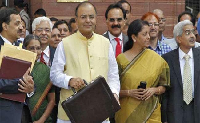 टैक्स-रिटर्न्स : निम्न-मध्य वर्ग व छोटे व्यापारियों को राहत