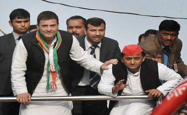 यूपी का राजनीतिक तापमान बढ़ा, कहीं रोड शो, तो कहीं पदयात्रा