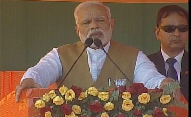 सपा -कांग्रेस गठबंधन पर मोदी का निशाना, कहा- दोनों डूब रहे थे, एक दूसरे का हाथ पकड़ लिया