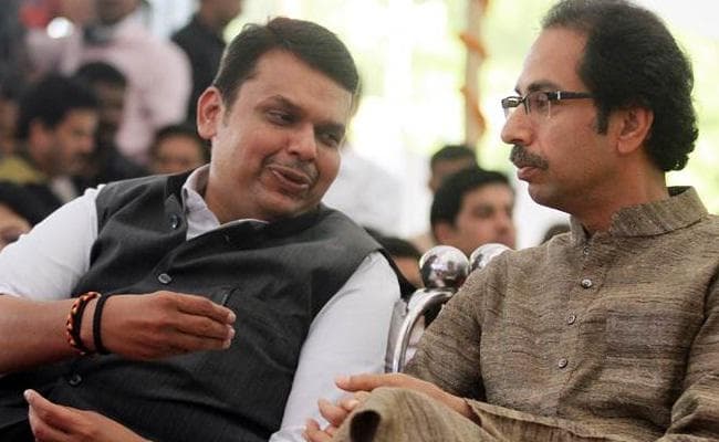 भाजपा- शिवसेना के फिर साथ आने के संकेत, परदे के पीछे बातचीत शुरू