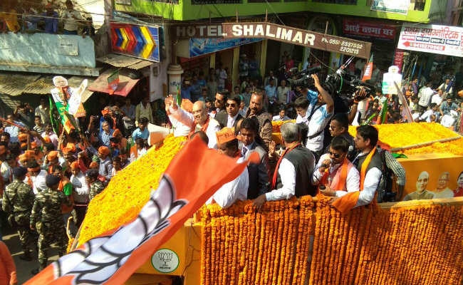 गोरखपुर: अमित शाह का रोड शो, पढें भाजपा कार्यकर्ताओं और पुलिस में क्यों हुई झड़प