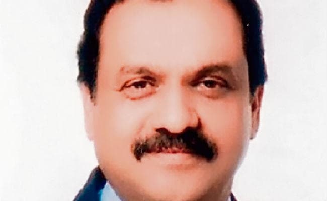 पटना हाइकोर्ट के नये चीफ जस्टिस के तौर पर राजेंद्र मेनन ने ली शपथ, सीएम नीतीश ने दी बधाई