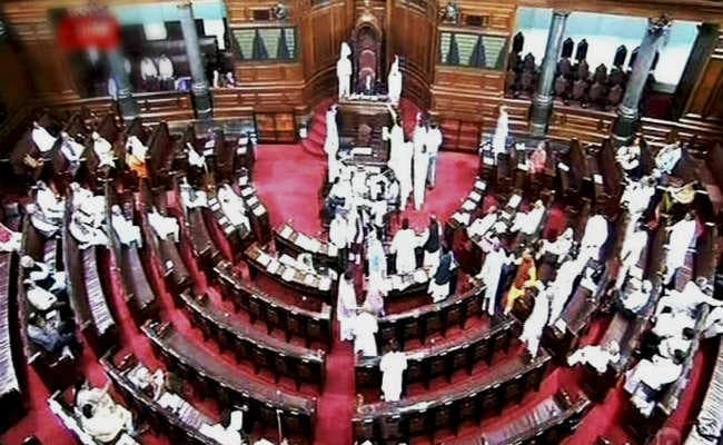एयर इंडिया कर्मचारी को चप्पल से पीटने वाले शिवसेना सांसद रवींद्र गायकवाड को लेकर संसद में हंगामा
