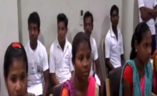 33 नक्सलियों ने किया आत्मसमर्पण