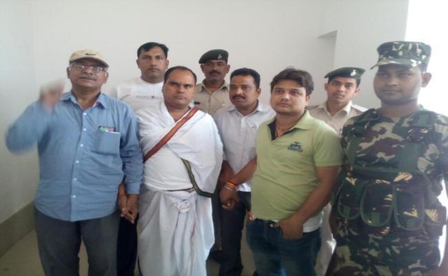 बिना घूस के पानी तक पीना पसंद नहीं करता था यह अधिकारी, निगरानी ने किया गिरफ्तार