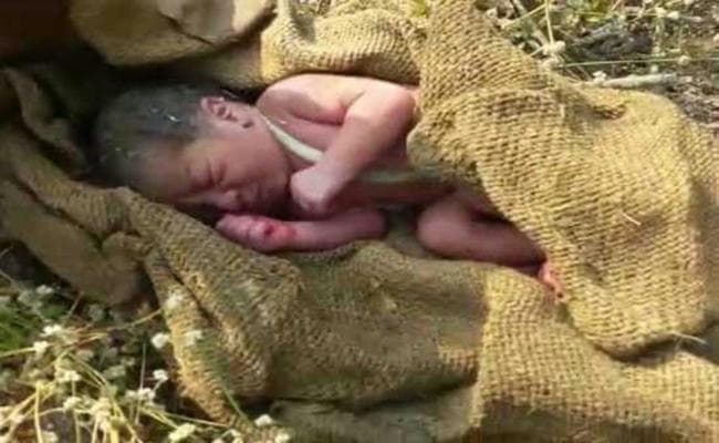मां ने नवजात बच्ची को गड्ढे में छोड़ा…और भर गयी 27 साल से सूनी गोद