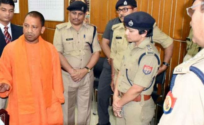 यूपी पुलिस में है दम! 72 घंटे में 39 में से 27 लापता लड़कियों को खोज निकाला