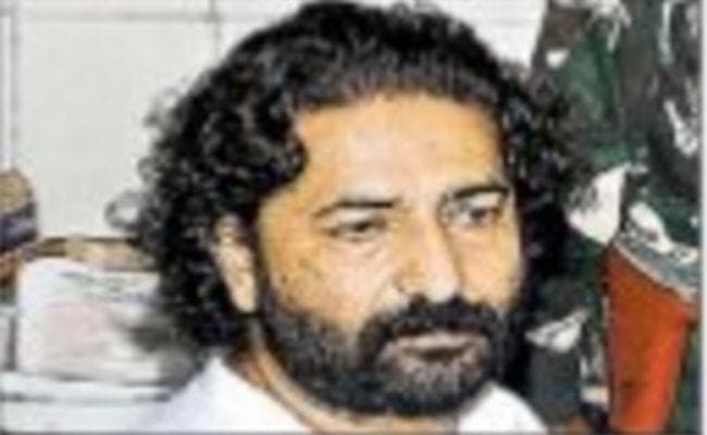 विक्रम के लैपटॉप में मिला अखिलेश का अापराधिक रिकॉर्ड, हर माह जाती थी एक करोड़ रुपये रंगदारी