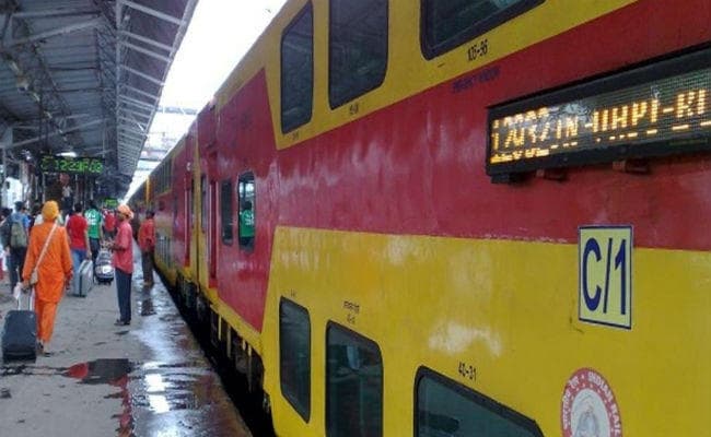 जुलाई में शुरू होगी डबल डेकर एसी ट्रेन