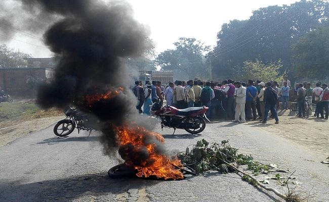 बिहार : ट्रक की चपेट में आकर युवक की मौत, छपरा-पटना रोड जाम