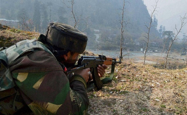 जम्मू-कश्मीर: पाकिस्तान ने बीएसएफ चौकी पर दागे रॉकेट, दो जवान शहीद