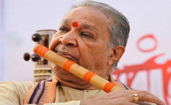 पंडित चौरसिया ने तेंदुलकर पर साधा निशाना, कहा भारत रत्न देने से पुरस्कार की गरिमा घटी