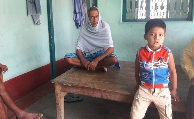 निर्भया कांड : टीवी पर फैसला सुनते ही आराेपी अक्षय ठाकुर के 5 वर्षीय बेटे ने जब अपनी मां से पूछा ये सवाल
