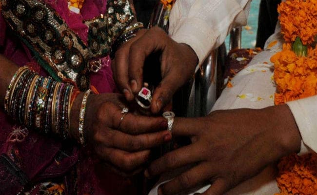 जानिए…किसकी शादी रुकवाने डीसी के पास पहुंची स्कूली छात्रा