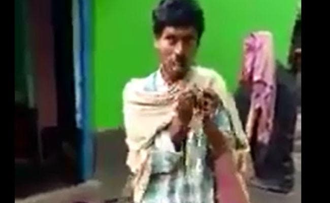 VIDEO : इस आदमी का फोग गाना सुन आप जस्टिन बीबर को भूल जायेंगे