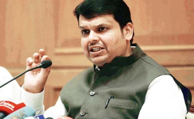 किसानों की मांग के आगे झुकी महाराष्ट्र सरकार, कर्ज हुआ माफ, किसानों ने आंदोलन लिया वापस किसानों की मांग के आगे झुकी महाराष्ट्र सरकार, कर्ज हुआ माफ, किसानों ने आंदोलन लिया वापस