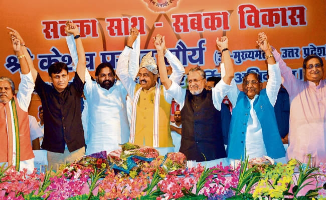 महागठबंधन में भगदड़, नीतीश में है हिम्मत तो करा लें चुनाव : मौर्य