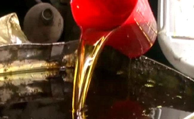 मिलावटी तेल में मिला जहरीला हाइड्रोजन साइनाइड मिलावटी तेल में मिला जहरीला हाइड्रोजन साइनाइड