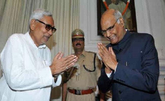 राज्यपाल से मिलकर नीतीश ने कहा, सोनिया जी व लालू जी को अपनी फीलिंग बता दी है