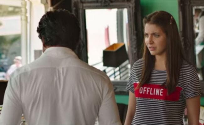 #JHMSMiniTrail3: अब अनुष्का की बचकानी हरकतों से परेशान हुए शाहरुख खान, वीडियो