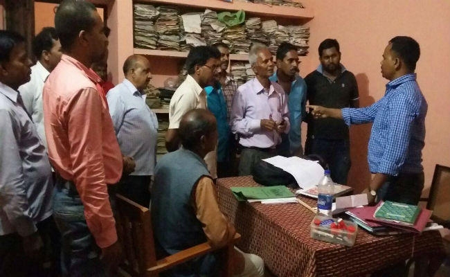 ……सांसद, विधायक पांच साल के लिए है, तुम लोग मेरा कुछ नहीं बिगाड़ सकते हो