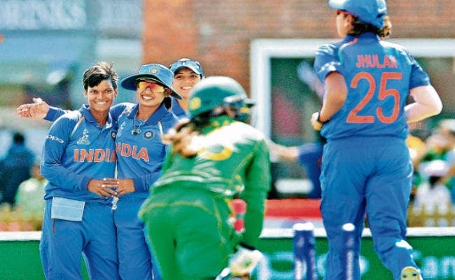 महिला क्रिकेट विश्व कप : पाकिस्तान पर भारत की लगातार 10वीं जीत, एकता की रिकॉर्ड गेंदबाजी महिला क्रिकेट विश्व कप : पाकिस्तान पर भारत की लगातार 10वीं जीत, एकता की रिकॉर्ड गेंदबाजी