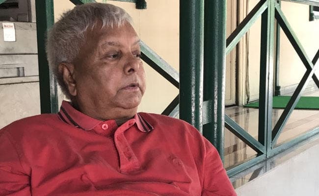 लालू के बेटे तेजस्वी और अन्य लोगों से बंद कमरे में पूछताछ कर रही है CBI, जदयू ने मामले से किया किनारा