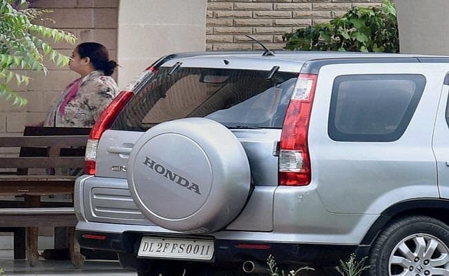 मनी लाउंड्रिंग मामला : लालू की सांसद बेटी मीसा को ED का समन, दामाद शैलेश आज नहीं हुए पेश मनी लाउंड्रिंग मामला : लालू की सांसद बेटी मीसा को ED का समन, दामाद शैलेश आज नहीं हुए पेश