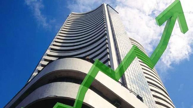 सेंसेक्स, निफ्टी नयी ऊंचाई पर, NSE में तकनीकी गड़बड़ी से निवेशक रहे परेशान