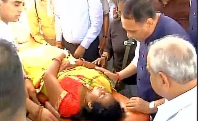आतंकी हमला : सात अमरनाथ श्रद्धालुओं के शवों को सूरत लाया गया