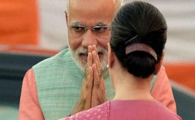 संसद सत्र के पहले दिन नरेंद्र मोदी ने सोनिया गांधी का पूछा हालचाल