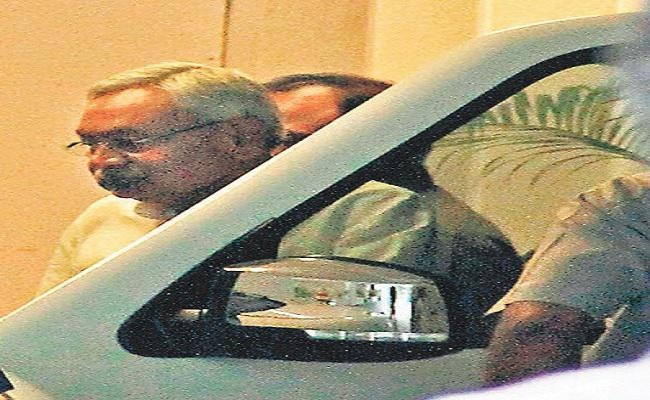 राहुल से नीतीश ने कहा, तेजस्वी का कैबिनेट में बने रहना ठीक नहीं राहुल से नीतीश ने कहा, तेजस्वी का कैबिनेट में बने रहना ठीक नहीं