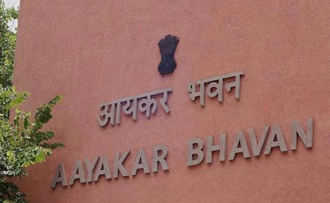 सरकार ने यूं ही नहीं बढ़ायी आयकर रिटर्न दाखिल करने आैर आधार को लिंक कराने की मियाद, जानिये…