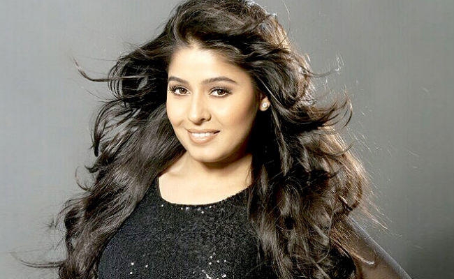 #SunidhiChauhan: घर से बगावत कर अपने से 14 साल बड़े लड़के से की थी शादी, जानें ये बातें…