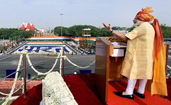 आजादी की 71वीं वर्षगांठः लोगों के खर्च में कटौती करने के लिए सरकार कर रही कामः पीएम मोदी