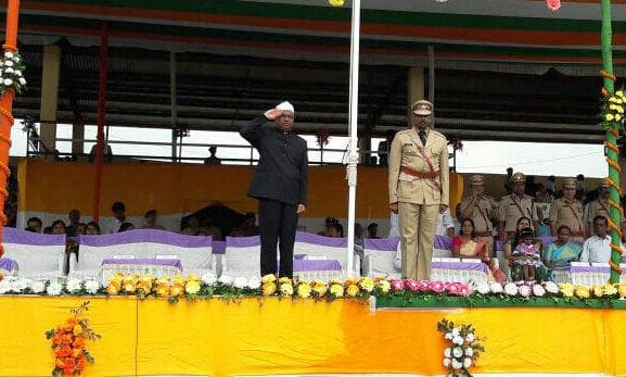 लोहरदगा में डीसी, विनोद कुमार ने किया झंडोतोलन