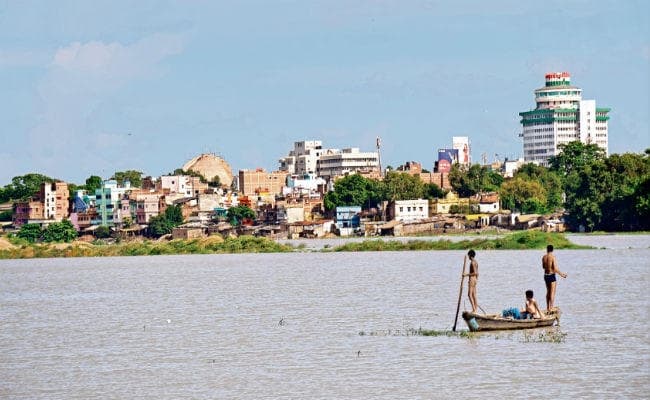 पटना में बाढ़ की आहट : गंगा मानने को तैयार नहीं, पुनपुन ठहरी