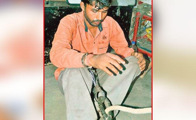 मटकुरिया में लोमहर्षक घटना: तड़के तीन बजे घर में घुसा और सो रही छात्रा की कर दी हत्या
