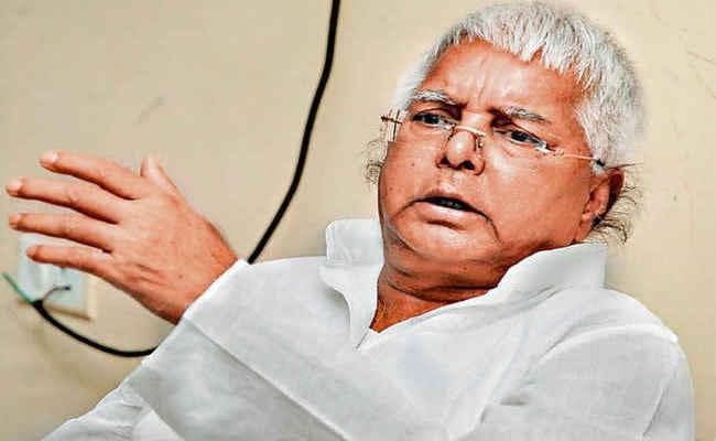 लालू की महारैली पर आयकर विभाग ने जारी किया नोटिस, राजद से पूछा- कहां से आया इतना पैसा लालू की महारैली पर आयकर विभाग ने जारी किया नोटिस, राजद से पूछा- कहां से आया इतना पैसा