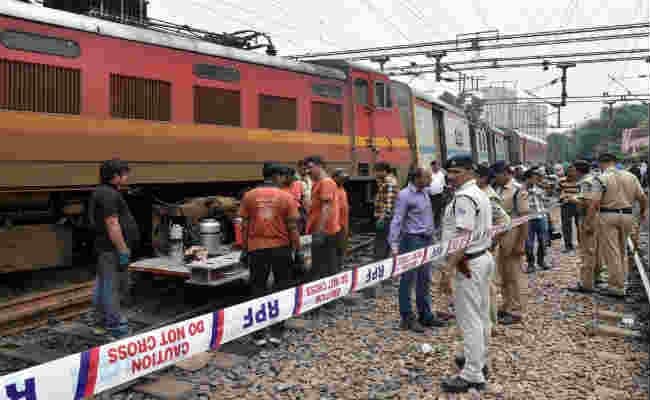 प्रभु गये, पीयूष आये, लेकिन पटरी पर नहीं आयी रेल ! 1 दिन में 4 हादसे