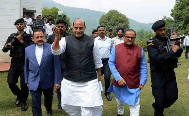 केंद्र जम्मू कश्मीर के लोगों की भावनाओं के खिलाफ कोई कदम नहीं उठाएगा : राजनाथ