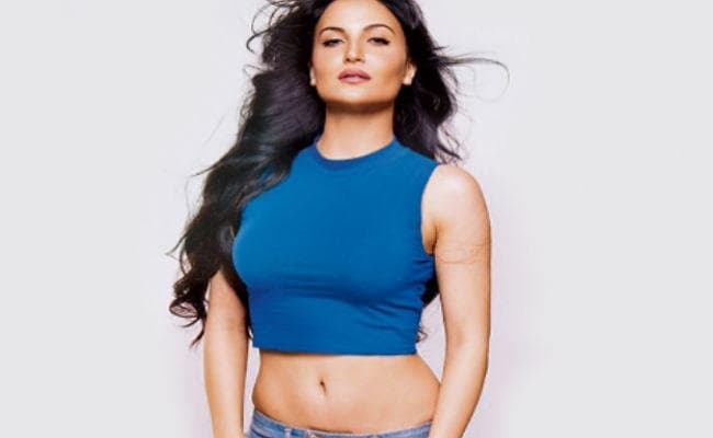 जानिए एली से क्यों परेशान हुए अक्षय कुमार