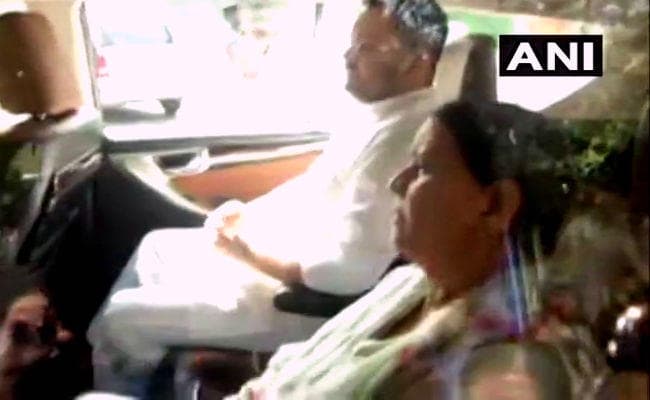 IRCTC : तेजस्वी, राबड़ी समेत सभी आरोपितों को जमानत, अगली सुनवाई 19 नवंबर को, VC के जरिये पेश होंगे लालू IRCTC : तेजस्वी, राबड़ी समेत सभी आरोपितों को जमानत, अगली सुनवाई 19 नवंबर को, VC के जरिये पेश होंगे लालू