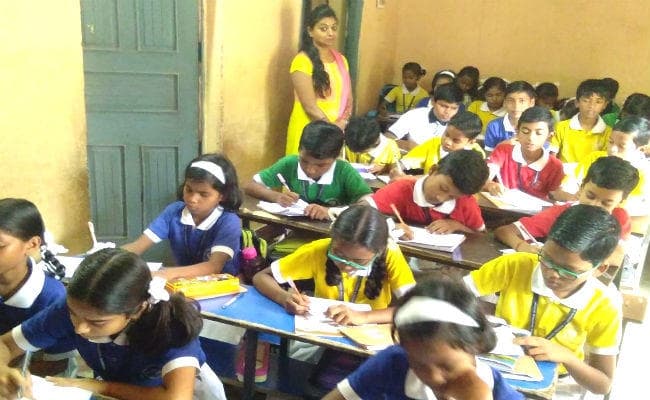 संत गैब्रिएल एण्ड मोनिका स्कूल में स्पेलिंग व निबंध प्रतियोगिता का आयोजन