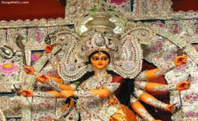 कलश स्थापन के साथ शारदीय नवरात्र शुरू, प्रथम दिवस मां शैलपुत्री की हुई आराधना